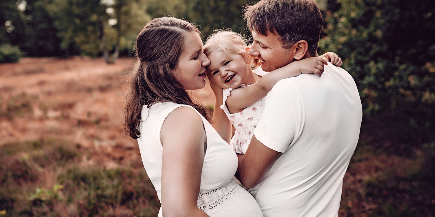 babybauchfotoshooting-schwangerschaft-fotoshooting-rietberg-gütersloh-rhedawiedenbrück-lippstadt-slide1